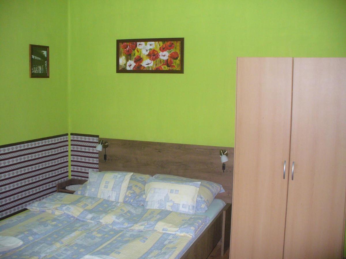 Pleiveisz Apartman Sárvár Εξωτερικό φωτογραφία